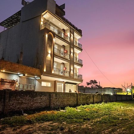 Отель Hari Om Residency 800 Meters From Ram Mandir Ayodhya Экстерьер фото